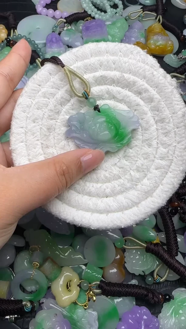 颈饰未镶嵌翡翠缅甸翡翠吊坠