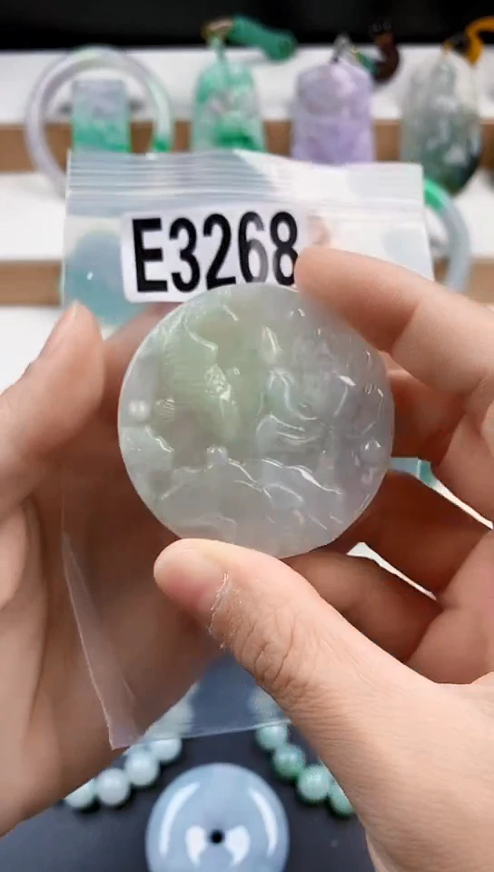 颈饰未镶嵌翡翠天然翡翠吊坠挂件