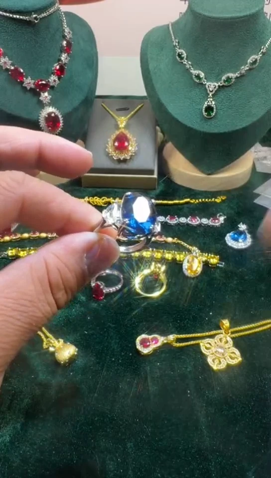 戒指蓝宝石18K金镶嵌1