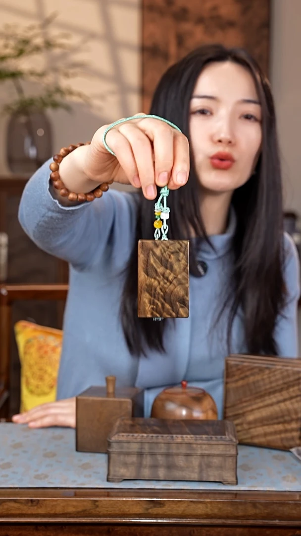 乌木类家具金丝楠