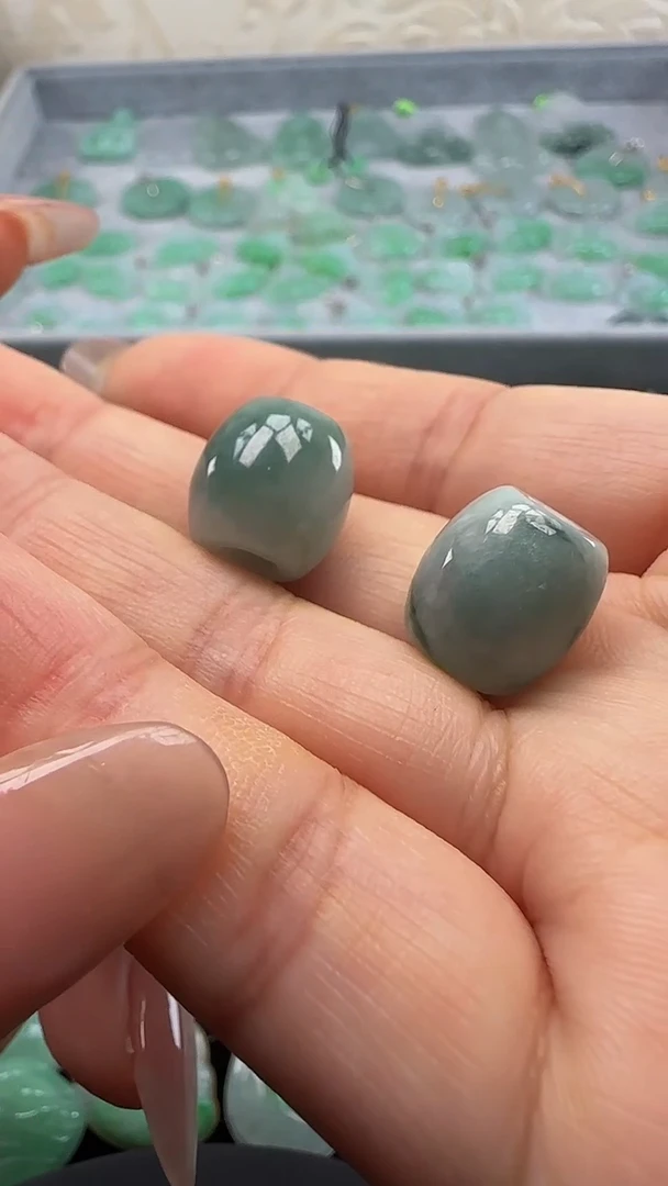 翡翠未镶嵌吊坠(不含链)甜甜圈