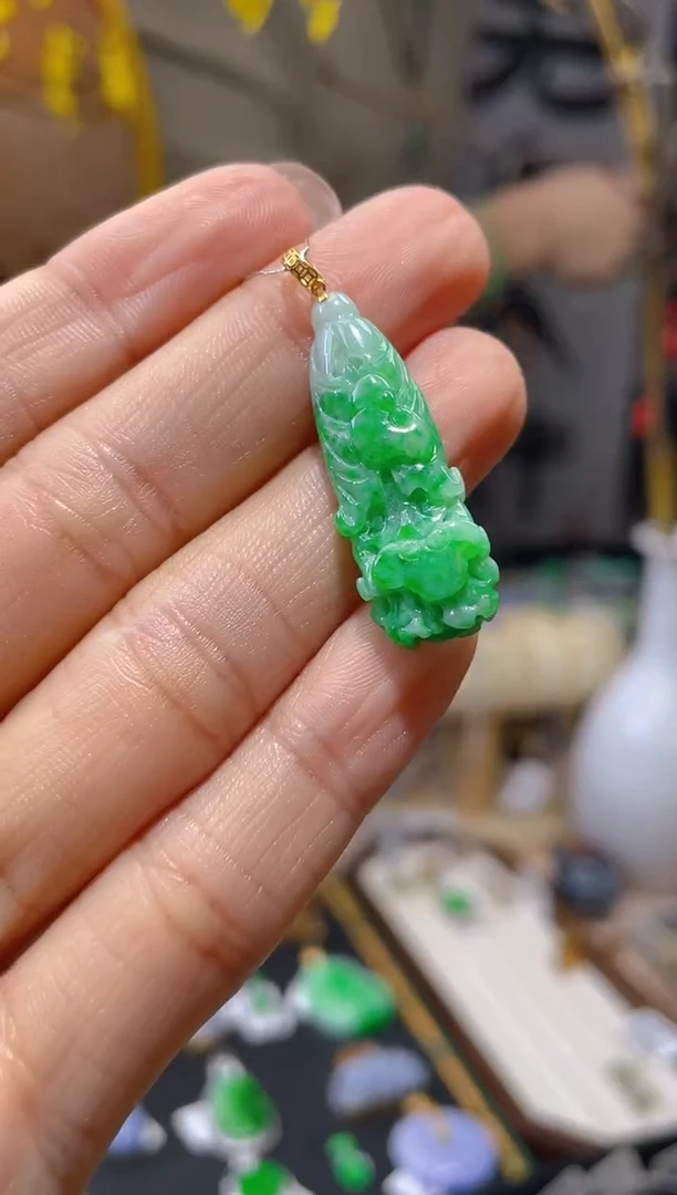 【闪购商品】翡翠颈饰18K金镶嵌假一赔三