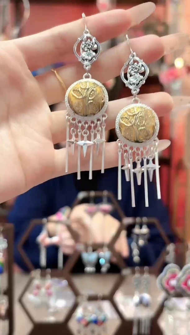 织绣云织谣民族风精美饰品435