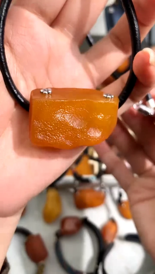 【闪购商品】蜜蜡裸石未镶嵌似玉