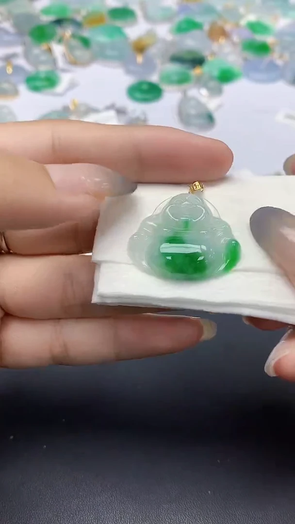 翡翠18K金镶嵌颈饰天然缅甸a货翡翠