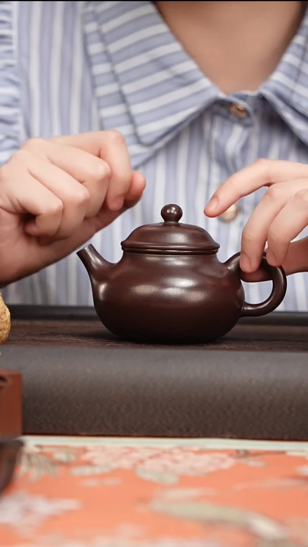 茶壶紫砂四号井茄皮紫泥容天200cc