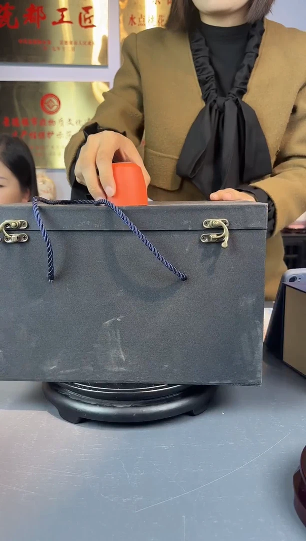 摆件瓷瓷立方-水点桃花-胡晶-66