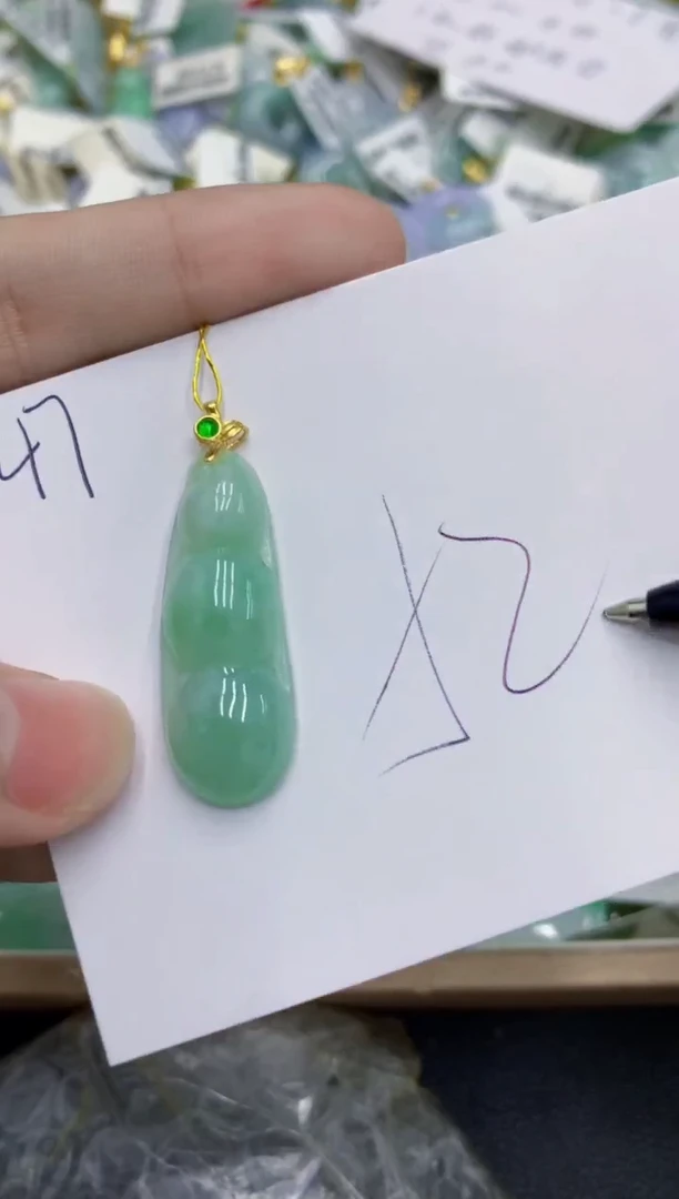 颈饰未镶嵌翡翠翡翠
