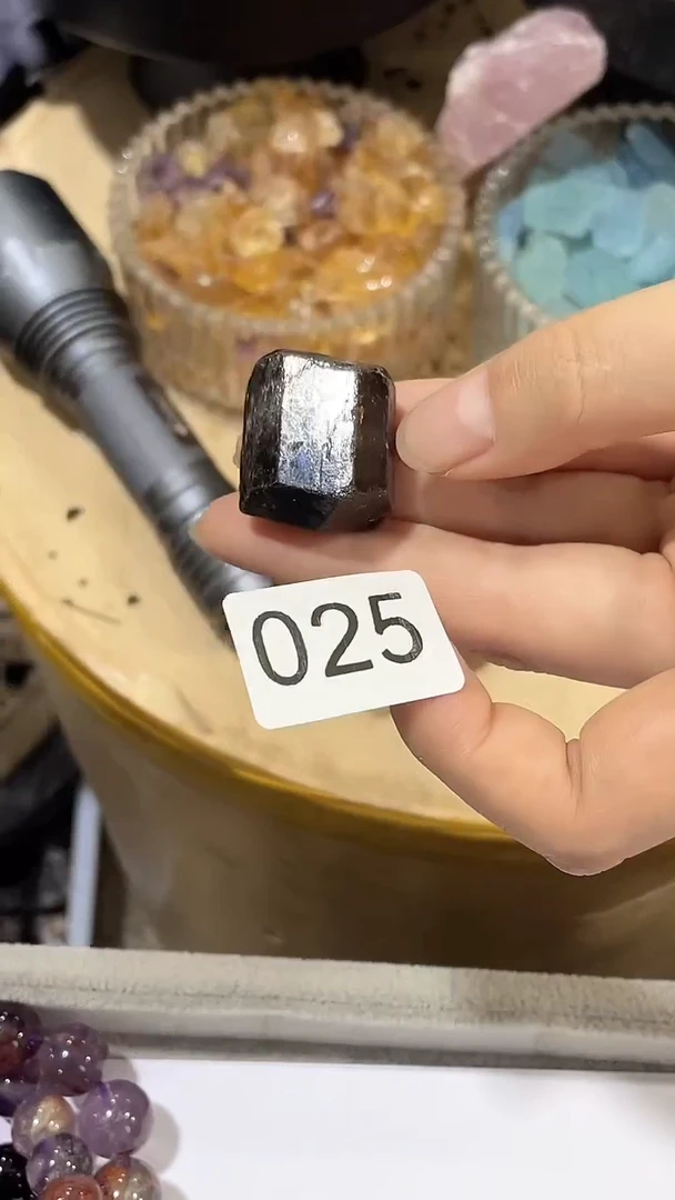 未镶嵌原石碧玺?***n黑金碧玺-25