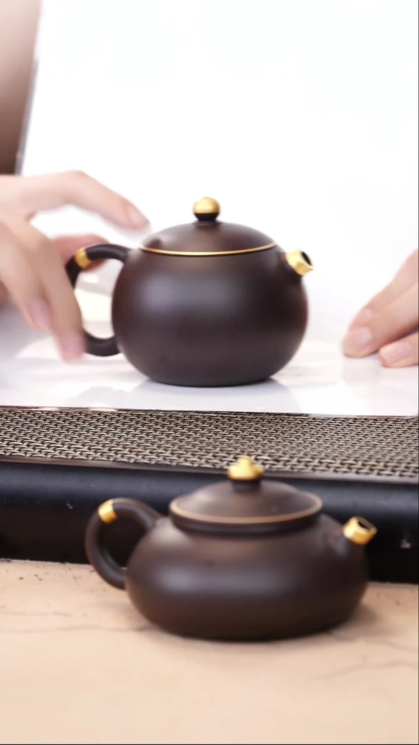 茶壶紫砂四号井茄皮紫泥描金鱼嘴西施180cc