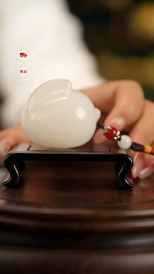 云南石荔枝白雕刻：前途无量