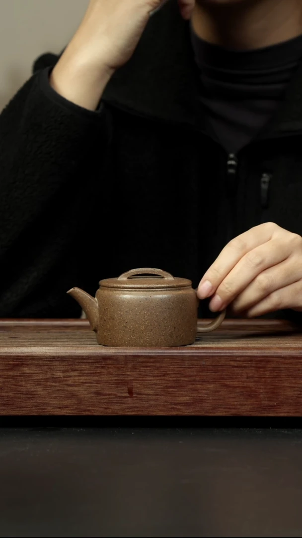 紫砂茶壶百年岩中泥 小折嘴汉瓦