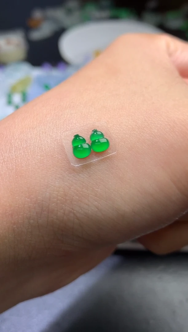 未镶嵌定制翡翠毛货 5.3-4.4-2.1