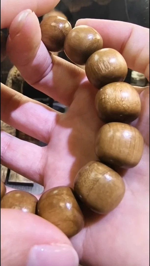 金丝      楠1.5阴沉黄桶珠