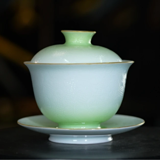 崔迪器-白绿扒花三才盖碗