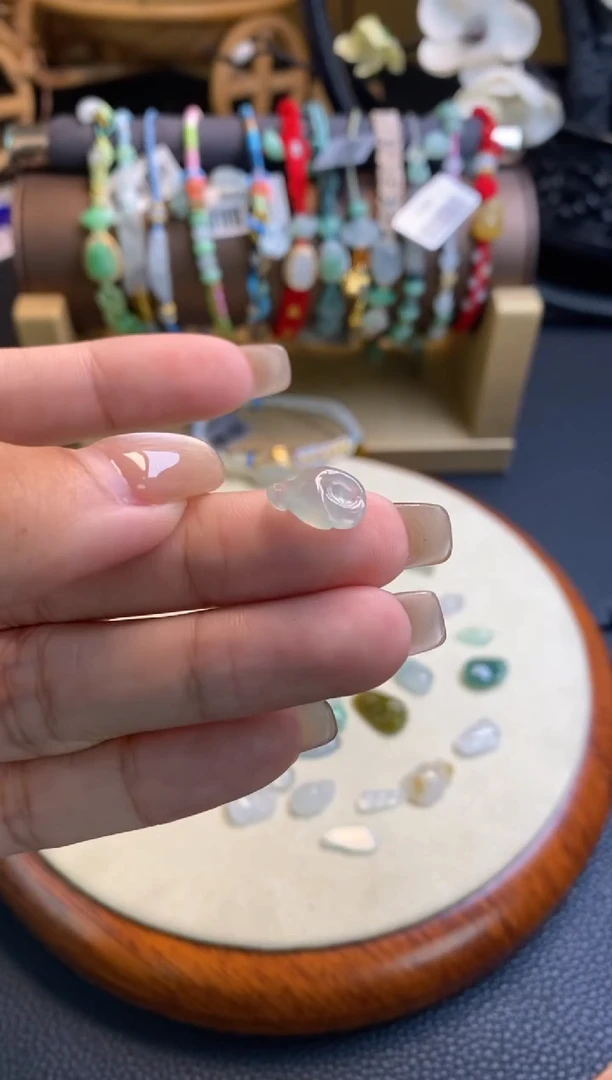 颈饰未镶嵌翡翠净货15689