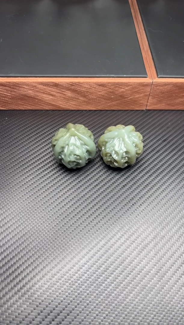 未镶嵌和田玉把件且末微色差近矿M