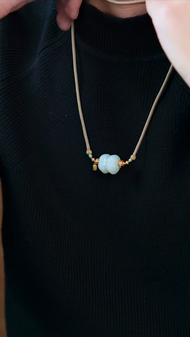 未镶嵌和田玉（白玉）珠宝半成品并蒂莲19mm尺寸（多样性发一）