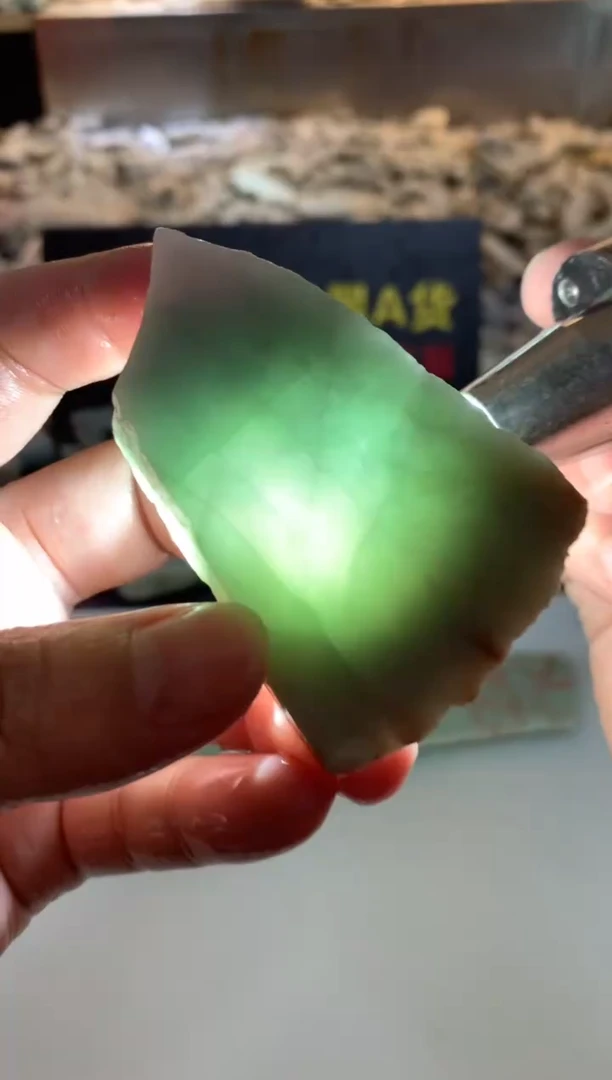 翡翠未镶嵌颈饰0东0翡翠珠宝284