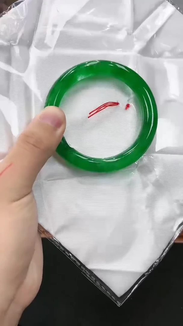 【闪购商品】砖雕s28 正阳绿圆条手镯 圈口58