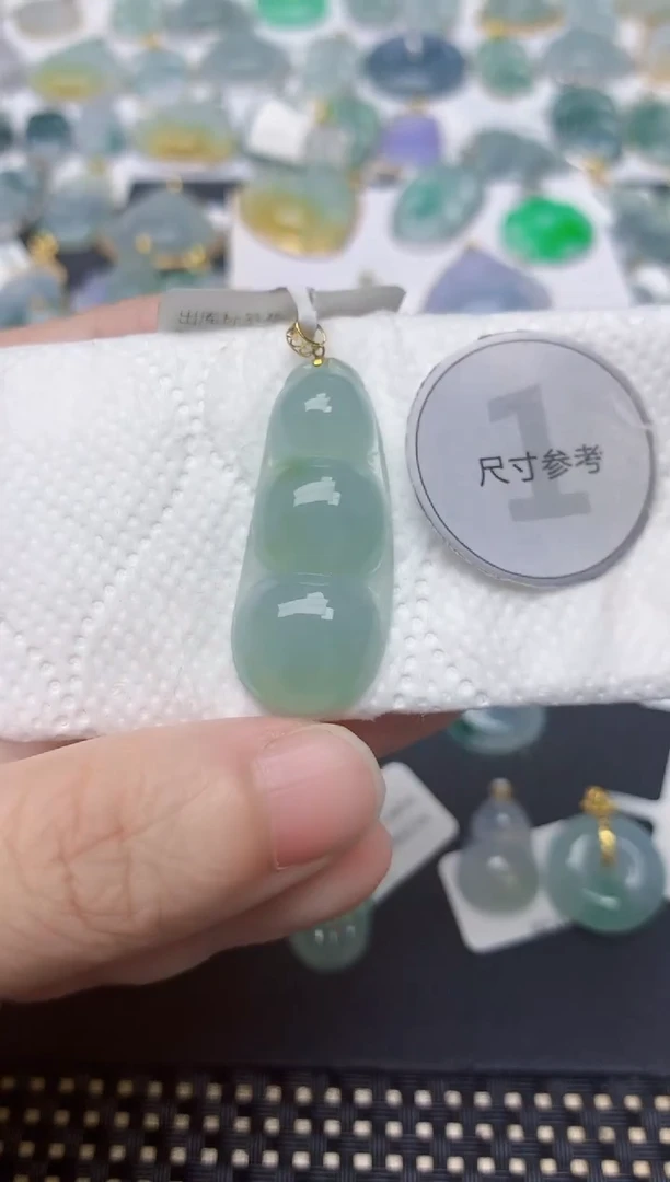 翡翠18K金镶嵌颈饰天然缅甸A货翡翠