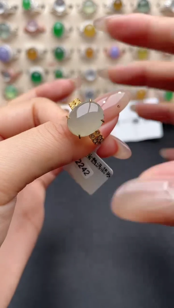 【闪购商品】翡翠戒指银S925镶嵌一物一证一礼盒