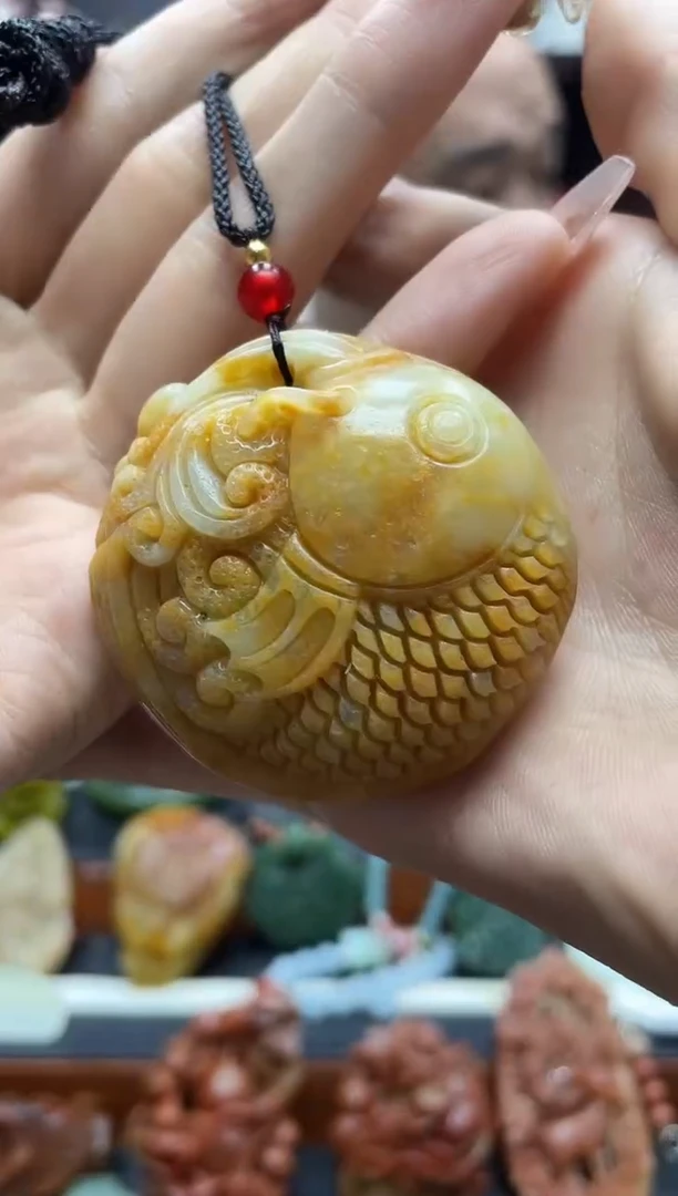岫玉未镶嵌吊坠·