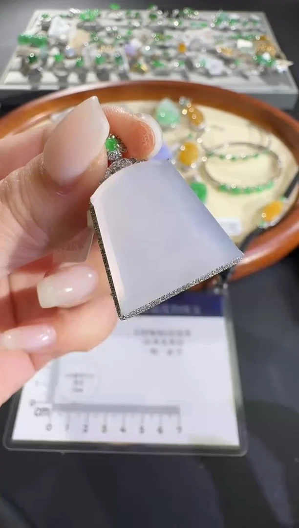 吊坠(不含链)18K金镶嵌翡翠【源头工厂】钻石镶嵌