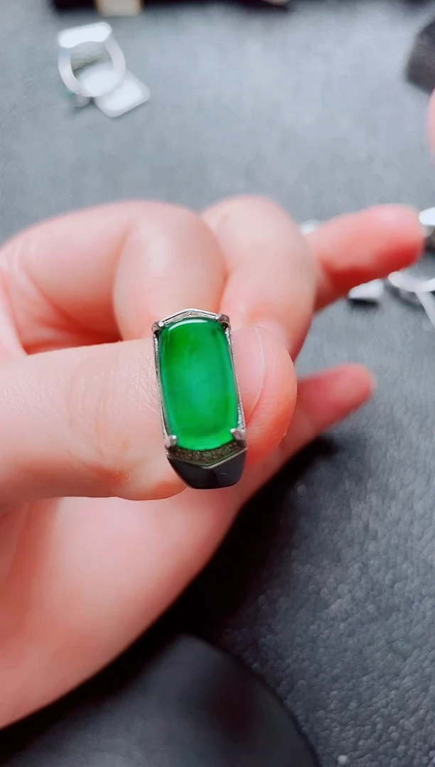 银S925镶嵌戒指翡翠1111