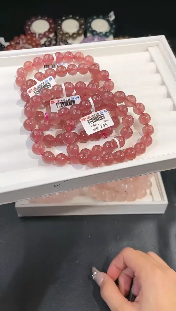 【闪购商品】水晶手链未镶嵌多样性发一草莓晶10mm