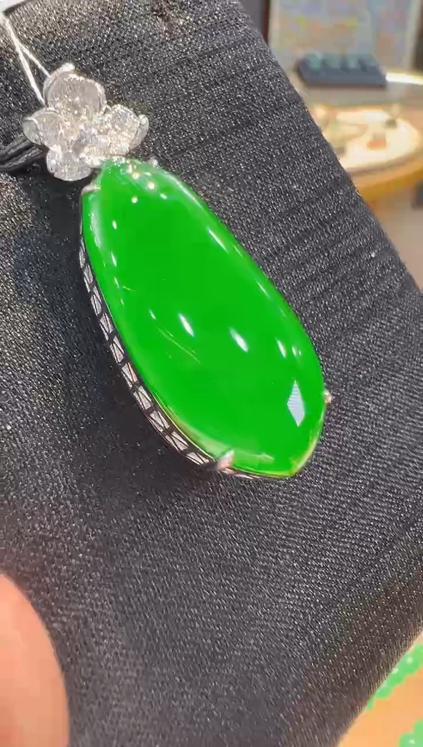 翡翠18K金镶嵌吊坠(不含链)