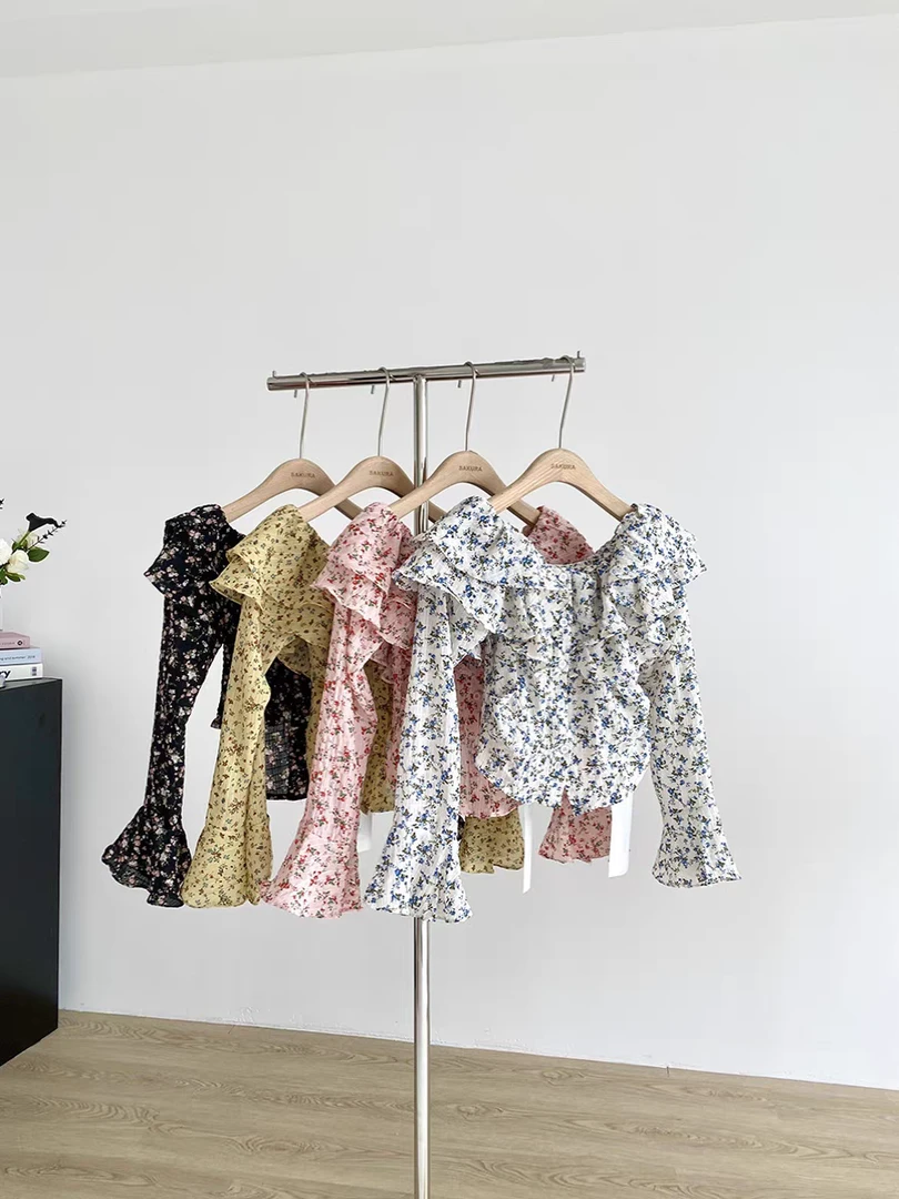 （發發）法式甜美一字肩荷叶边修身显瘦小上衣。