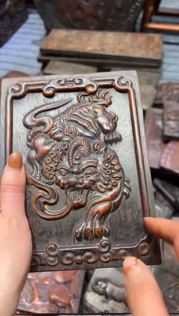 木紫檀雕刻一物一拍