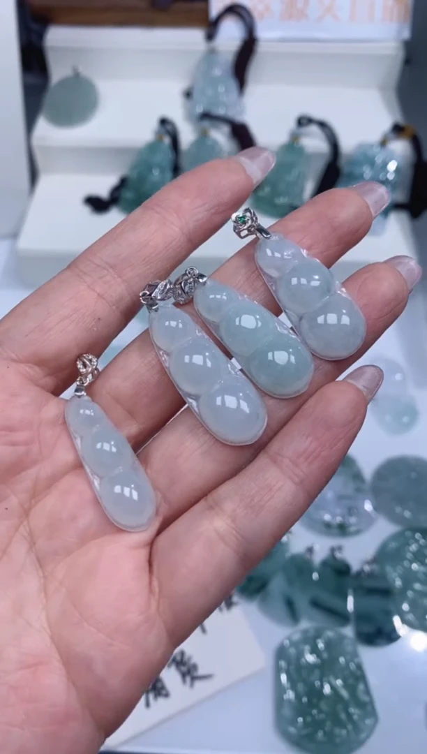 颈饰银S925镶嵌翡翠吊坠团购多样性发一件