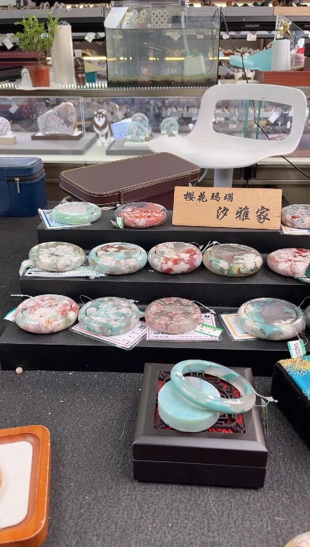 未镶嵌手镯石英质玉六*六圈口（赠品镯心）