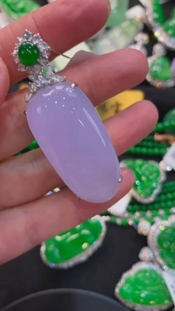 【闪购商品】翡翠颈饰未镶嵌福瓜