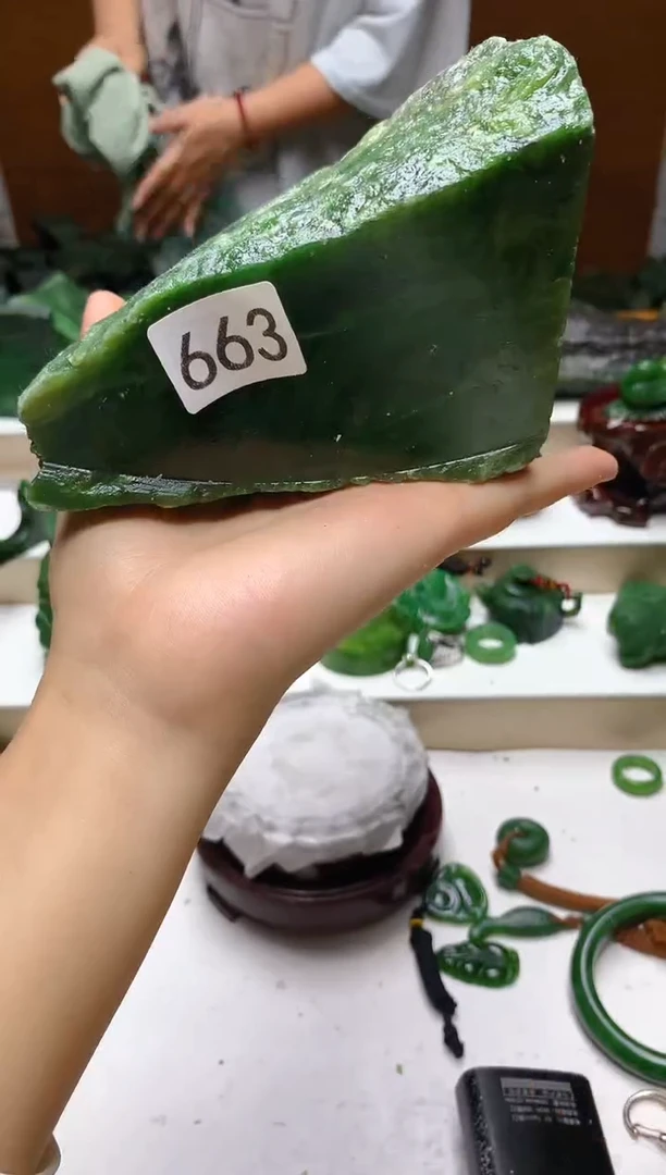和田玉（碧玉）未镶嵌珠宝半成品0