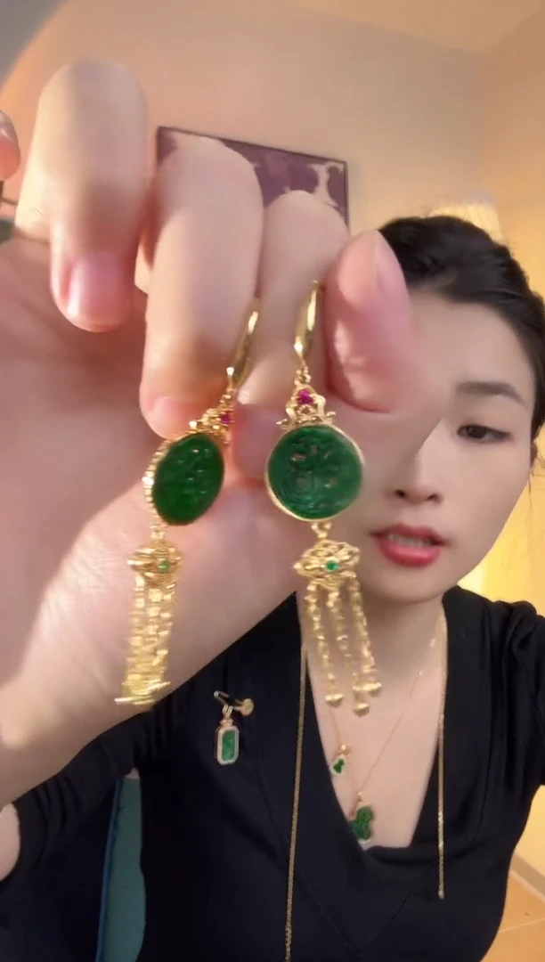 翡翠未镶嵌颈饰额