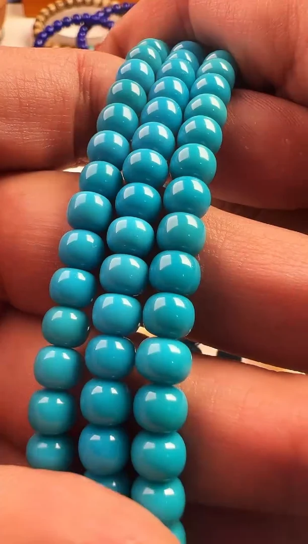 未镶嵌绿松石颈饰绿松石