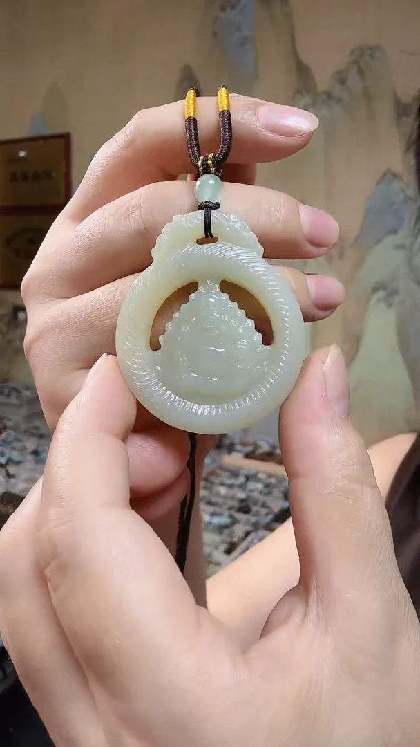 颈饰未镶嵌和田玉.