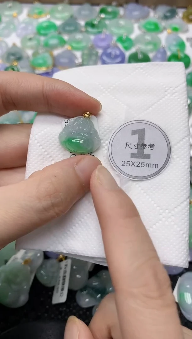 翡翠18K金镶嵌颈饰1111111111