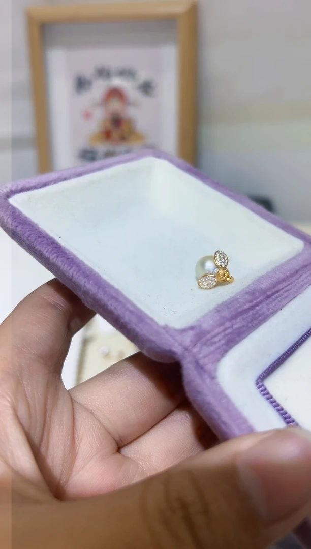 【闪购商品】海水珍珠吊坠银S925镶嵌70海水珍珠77.77