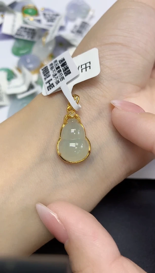 颈饰未镶嵌翡翠天然缅甸翡翠A货多样性发一件