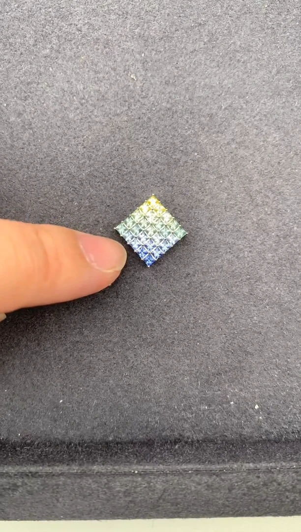 颈饰彩色蓝宝石18K金镶嵌1.3ct彩蓝宝  GH 定制