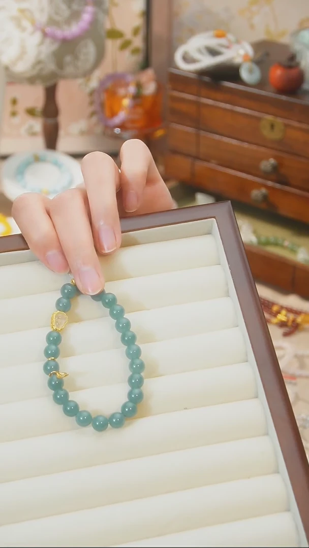 【闪购商品】翡翠手串未镶嵌颜色微差多样性发货发其一