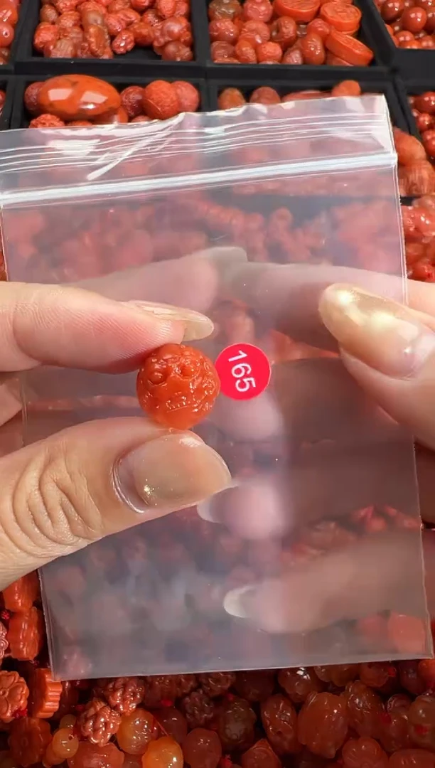 南红玛瑙未镶嵌颈饰1