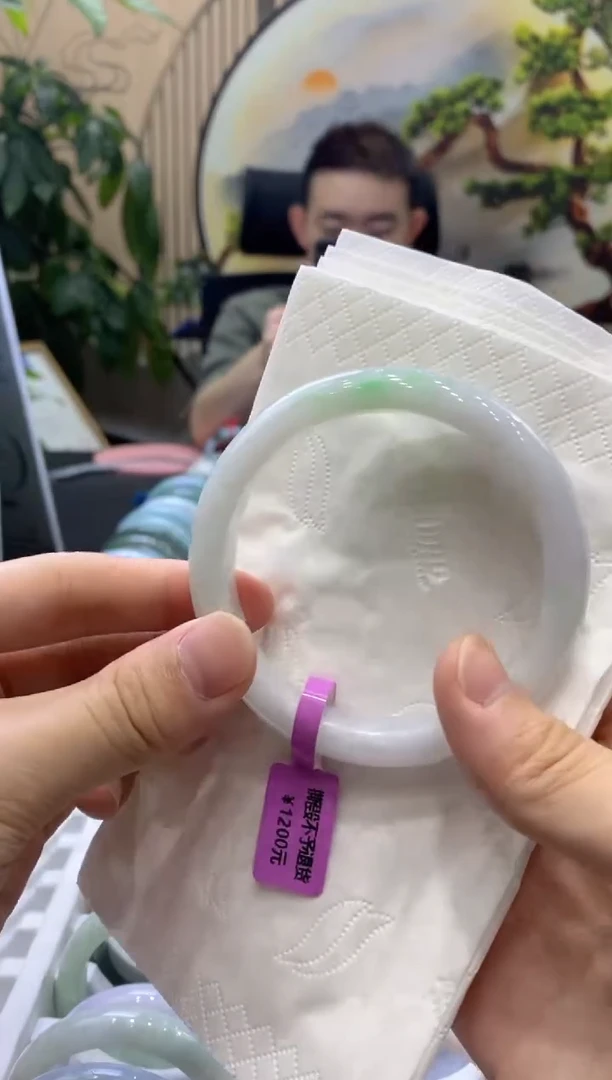 翡翠手镯未镶嵌0000009049