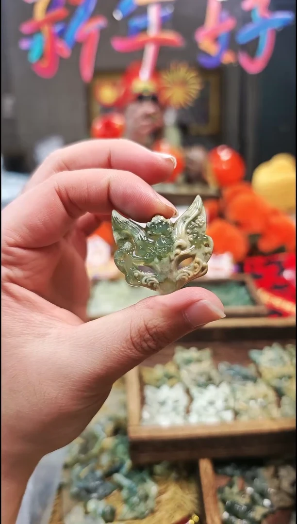 【闪购商品】蛇纹石玉颈饰未镶嵌吊坠