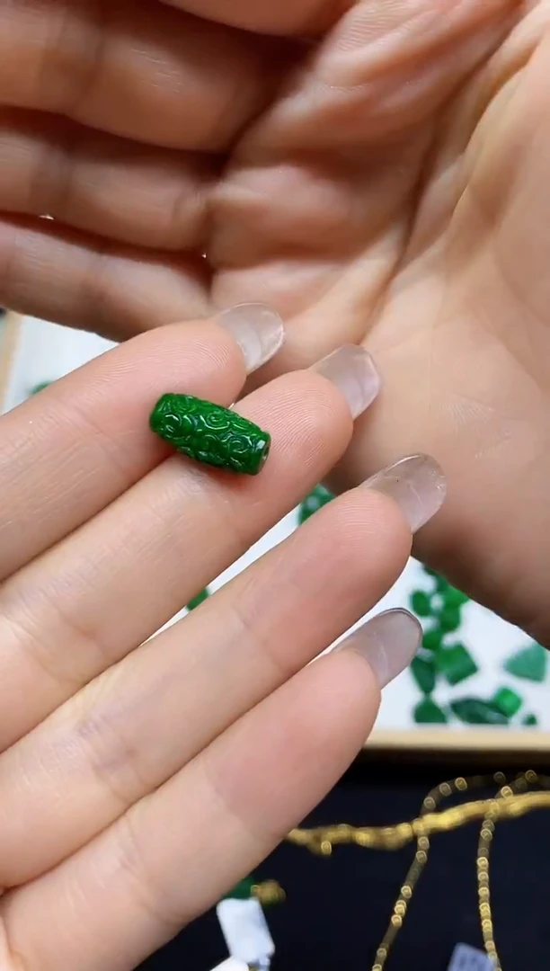 颈饰未镶嵌翡翠吊坠