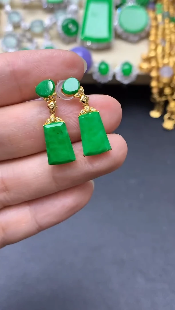 翡翠18K金镶嵌颈饰380-中国好珍宝